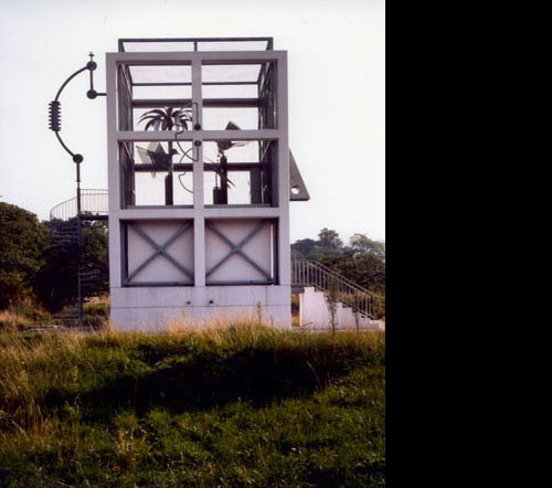 Beispiel Trafostation für Wohnanlage mit Kinderspielturm